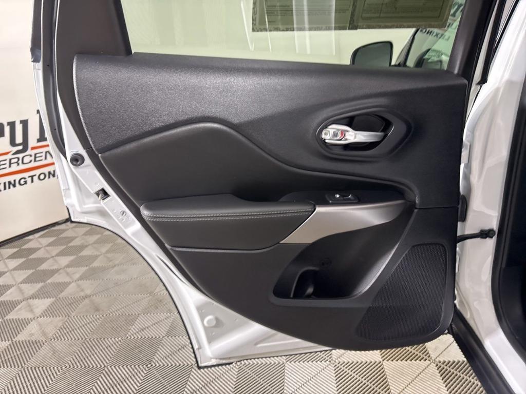 used 2022 Jeep Cherokee car, priced at $21,900