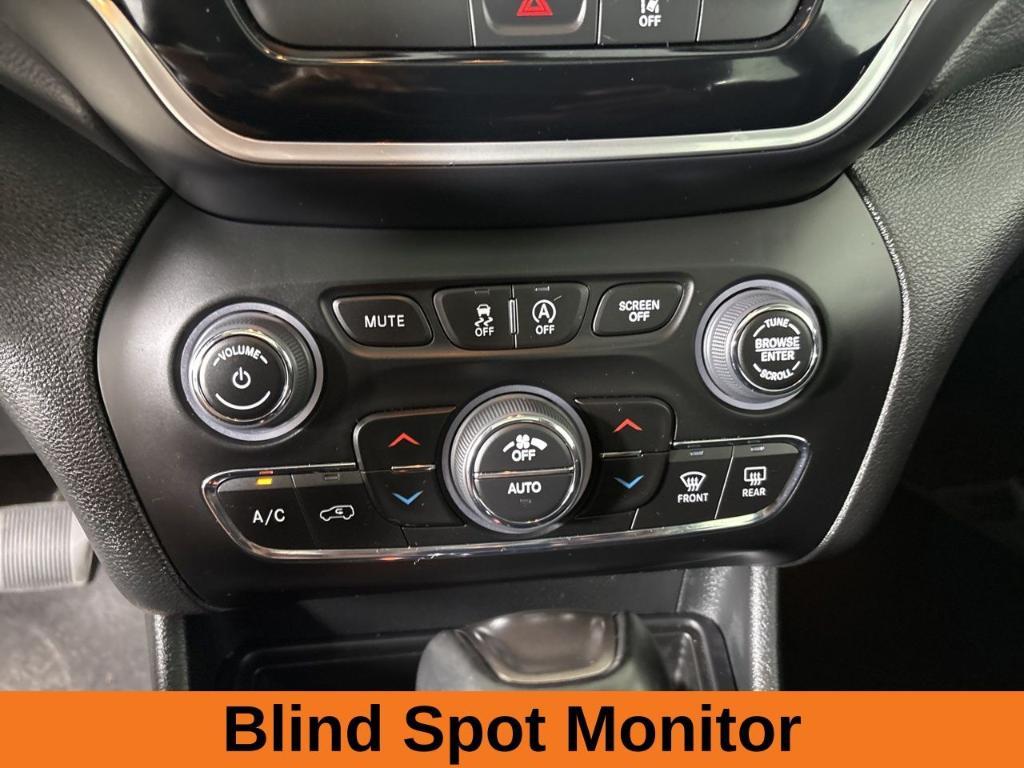 used 2022 Jeep Cherokee car, priced at $21,900