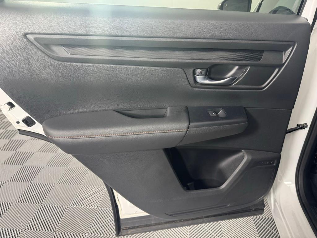 used 2024 Honda CR-V Hybrid car, priced at $31,400