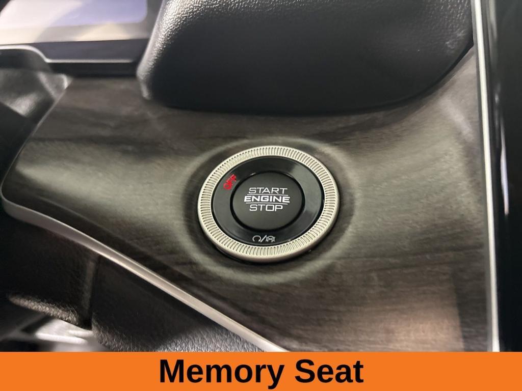 used 2024 Jeep Grand Cherokee car, priced at $38,900