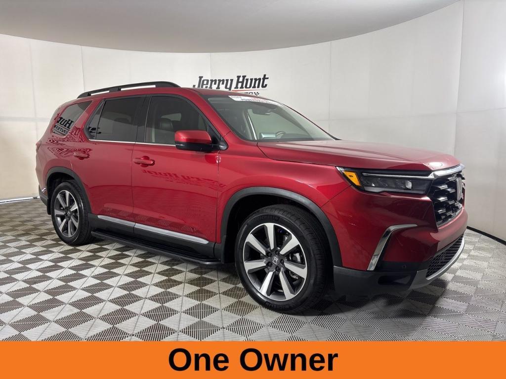 used 2025 Honda Pilot car, priced at $42,900