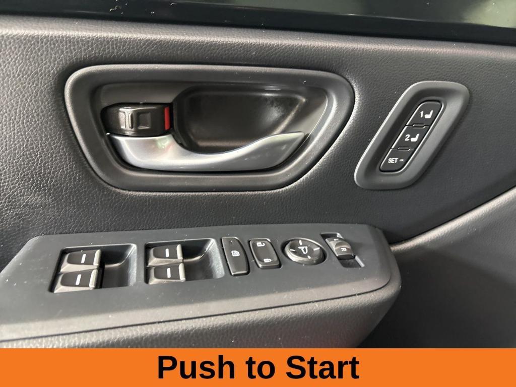 used 2025 Honda Pilot car, priced at $42,900