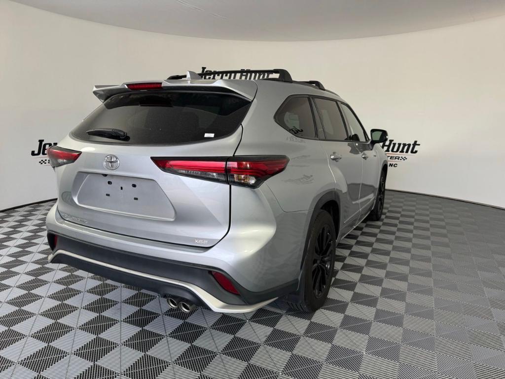 used 2023 Toyota Highlander car, priced at $40,843