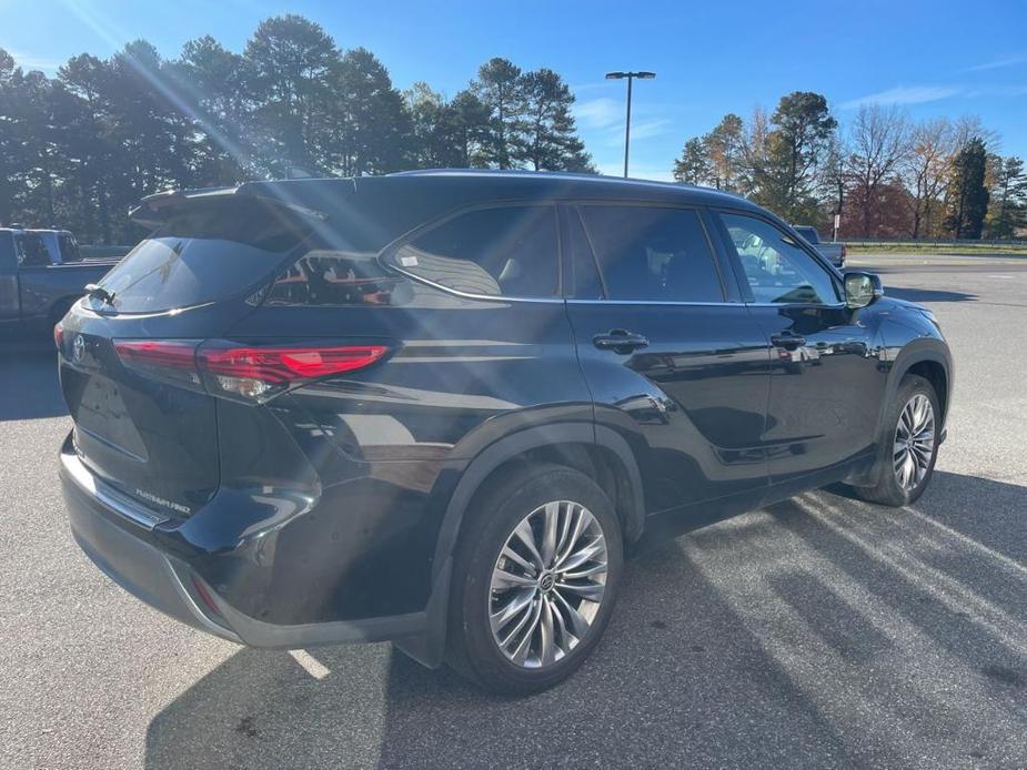 used 2022 Toyota Highlander car, priced at $41,927