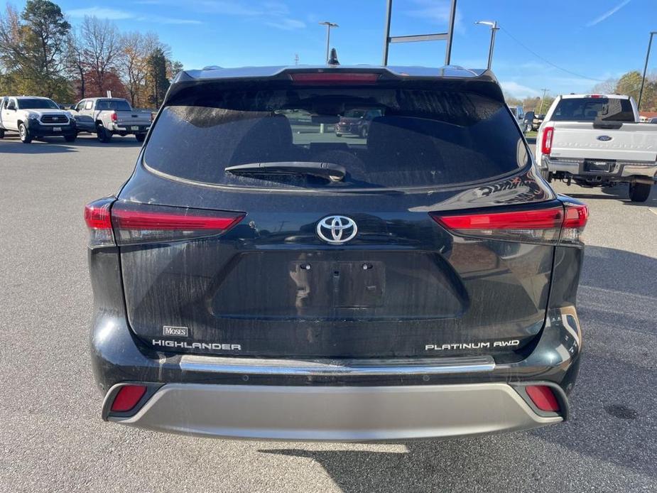 used 2022 Toyota Highlander car, priced at $41,927