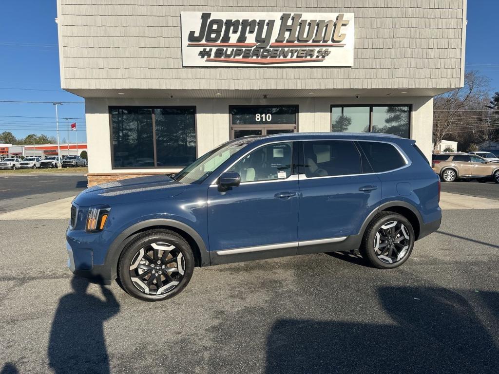 used 2024 Kia Telluride car, priced at $36,900