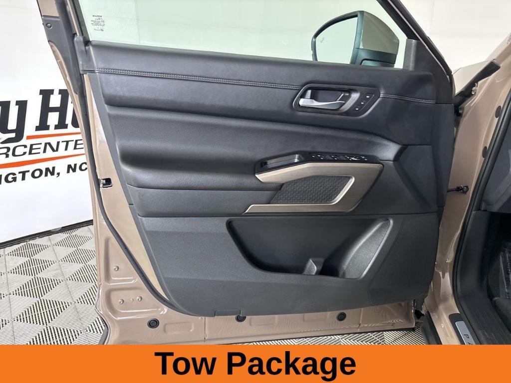 used 2024 Nissan Pathfinder car, priced at $39,987