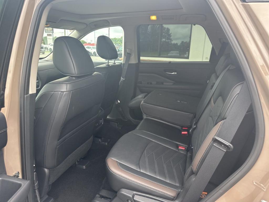 used 2024 Nissan Pathfinder car, priced at $40,500
