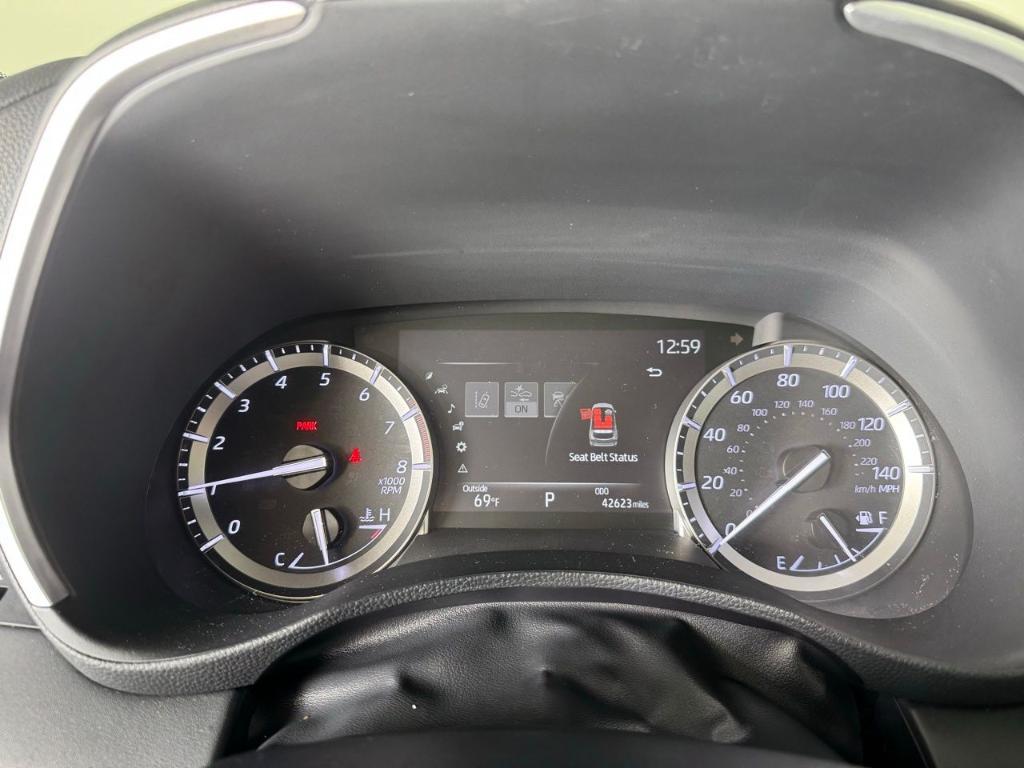 used 2022 Toyota Highlander car, priced at $36,320