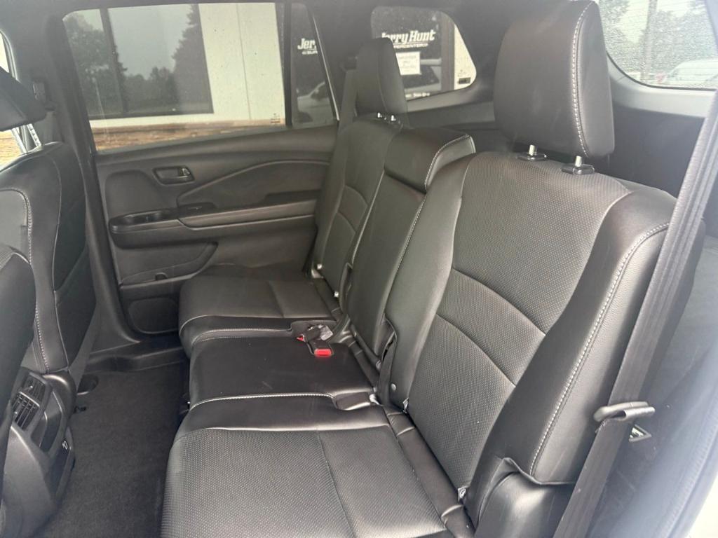 used 2022 Honda Passport car, priced at $27,500