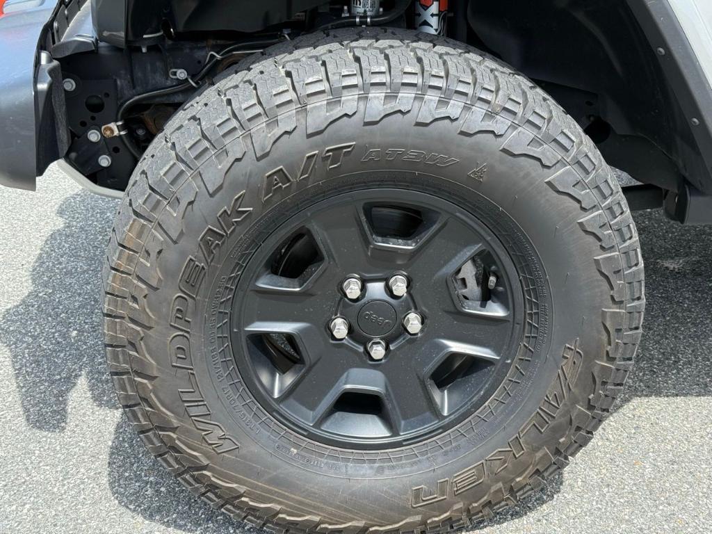 used 2021 Jeep Gladiator car, priced at $37,900