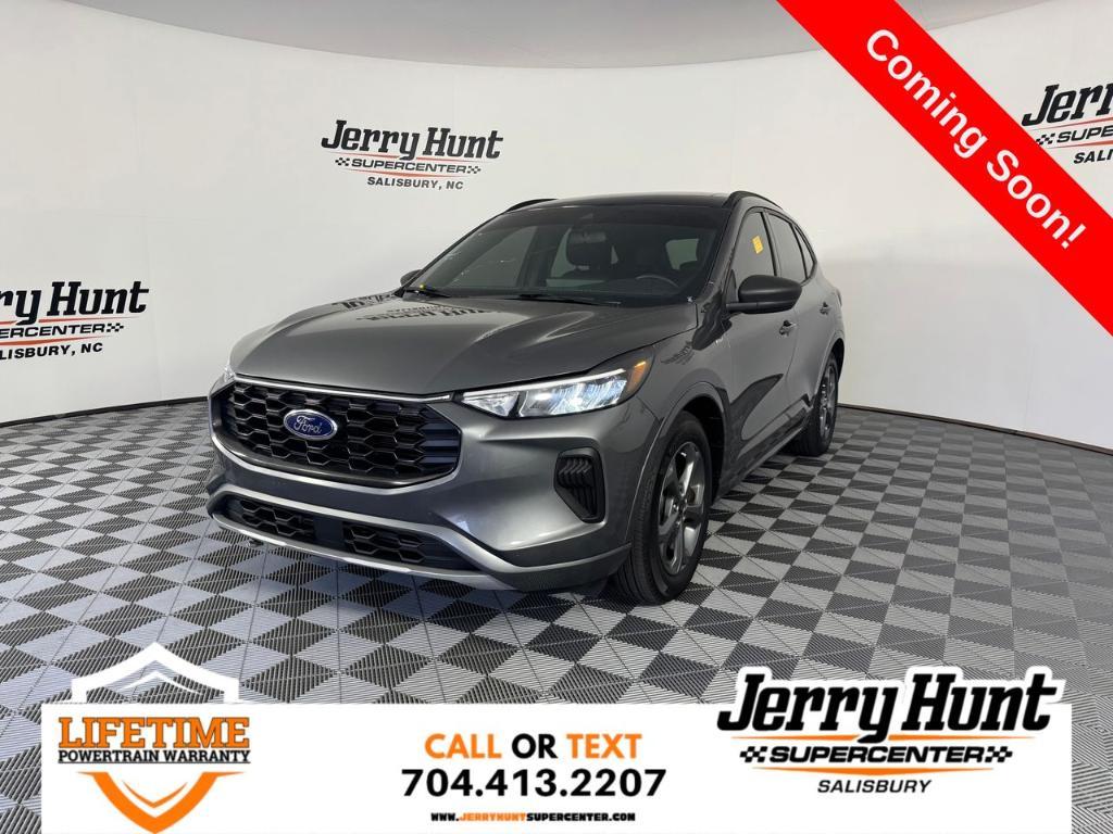used 2023 Ford Escape car, priced at $21,400