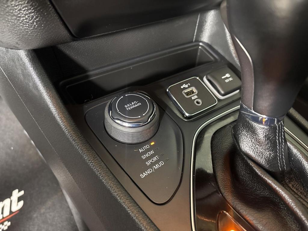 used 2022 Jeep Cherokee car, priced at $24,123