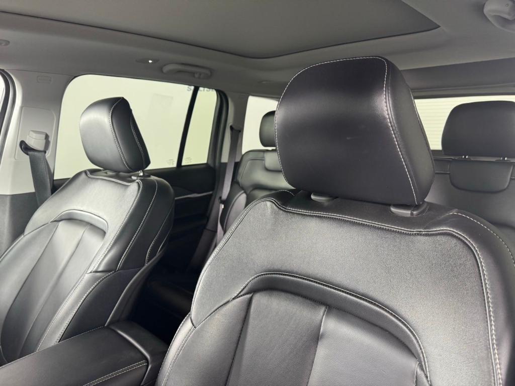 used 2022 Jeep Grand Cherokee car, priced at $31,142