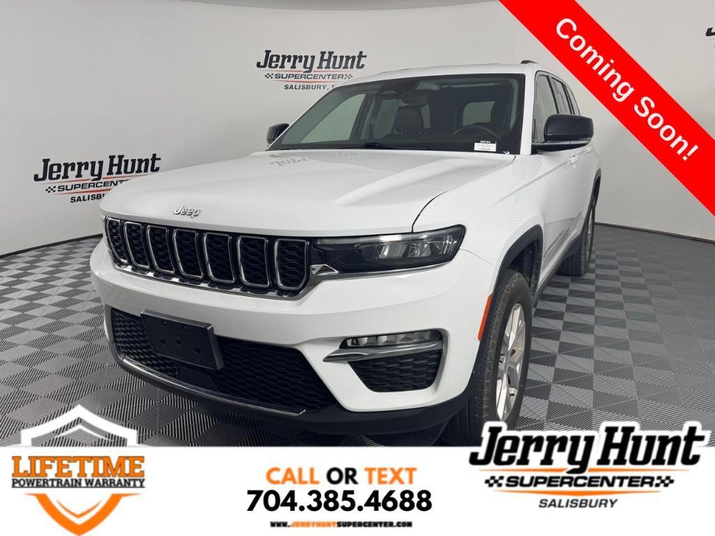 used 2022 Jeep Grand Cherokee car, priced at $31,142