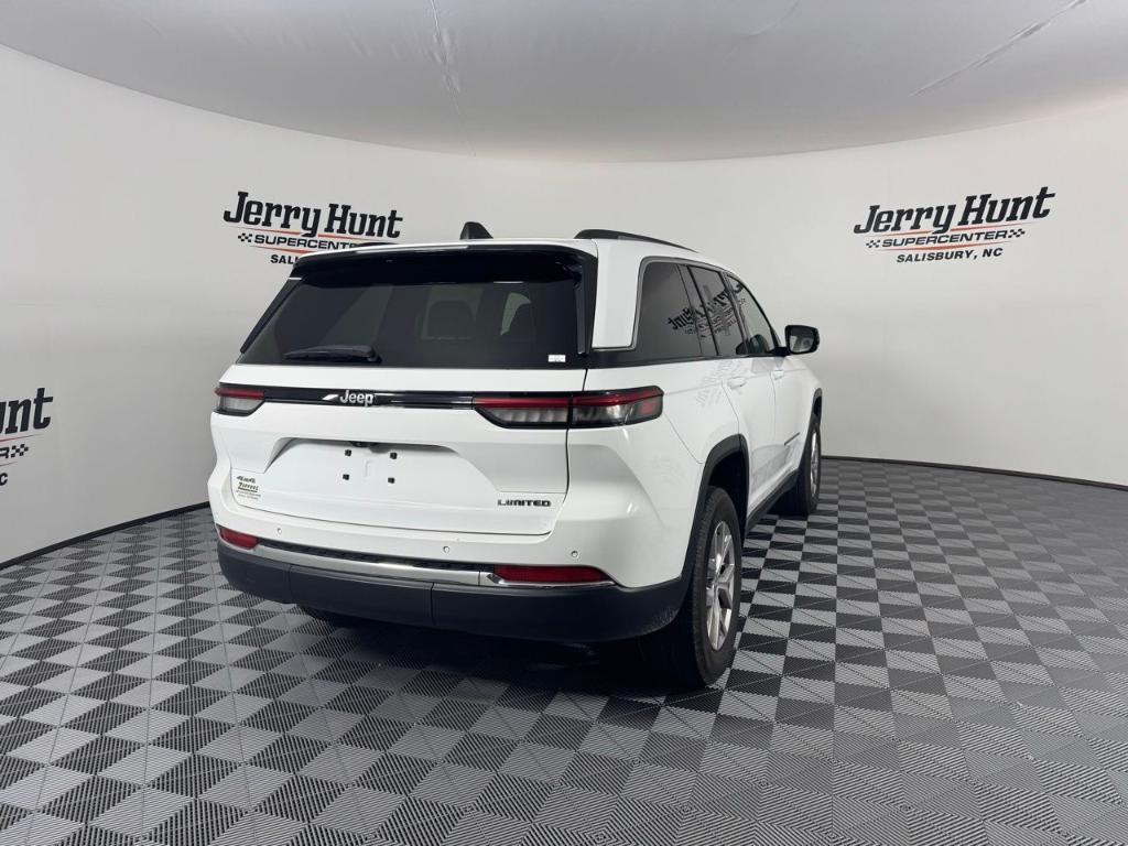 used 2022 Jeep Grand Cherokee car, priced at $31,142