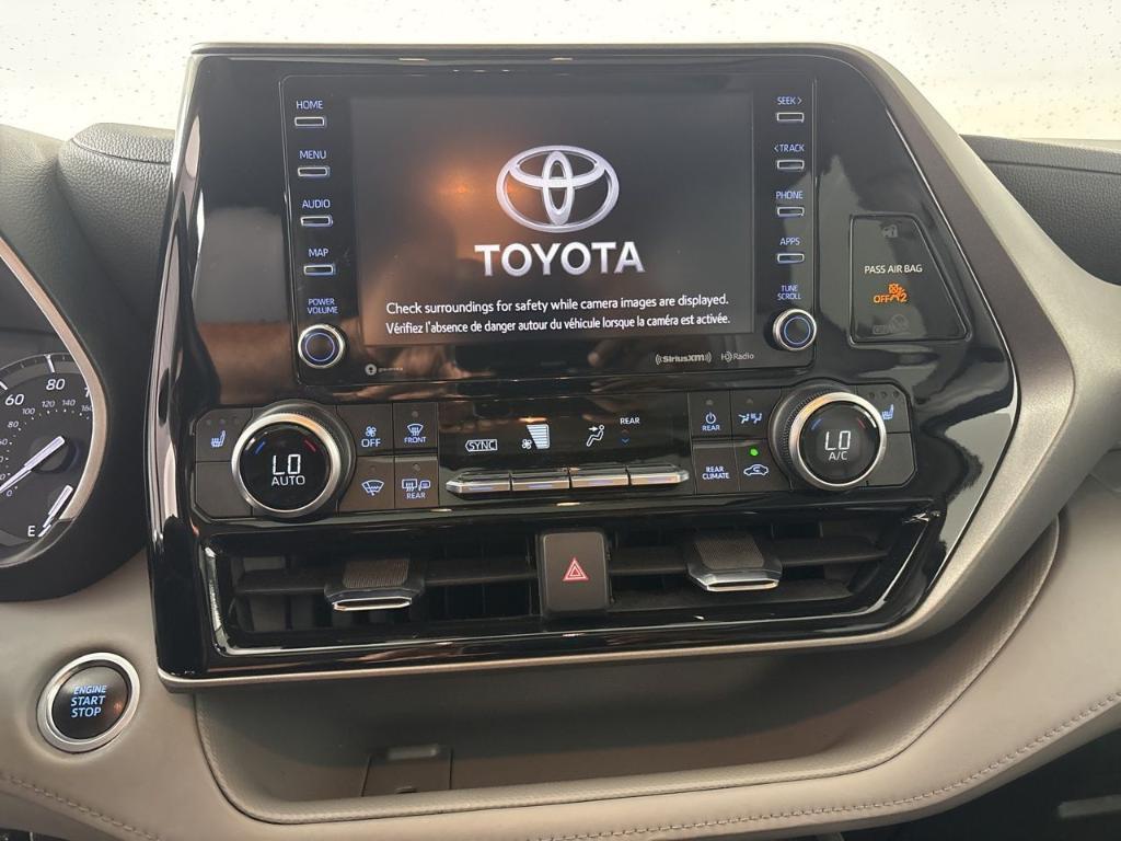 used 2021 Toyota Highlander car, priced at $28,900