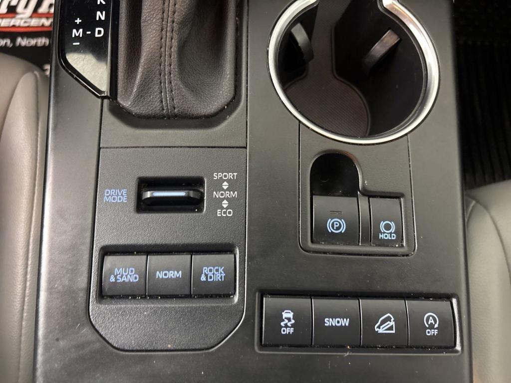used 2021 Toyota Highlander car, priced at $28,900