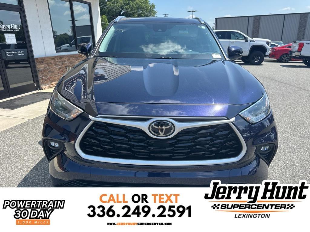 used 2021 Toyota Highlander car, priced at $28,900