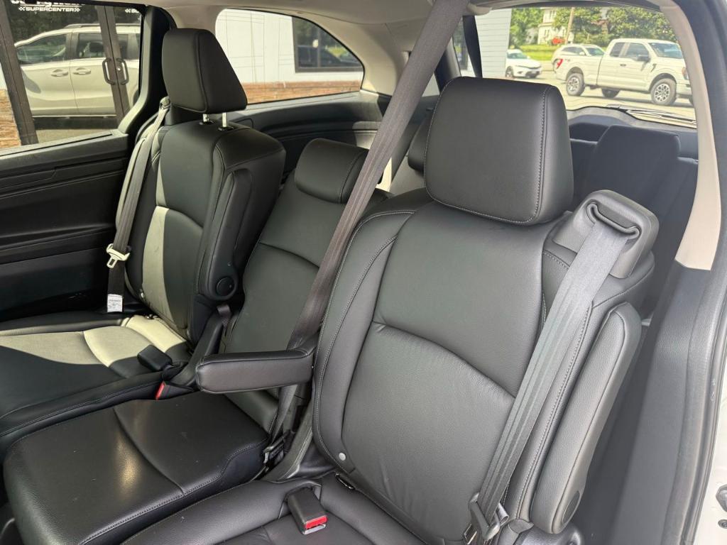 used 2025 Honda Odyssey car, priced at $41,372
