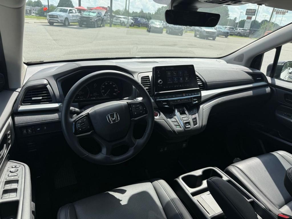used 2025 Honda Odyssey car, priced at $41,372