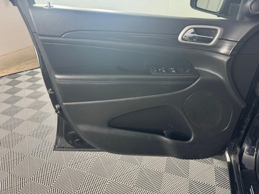 used 2021 Jeep Grand Cherokee car, priced at $20,000