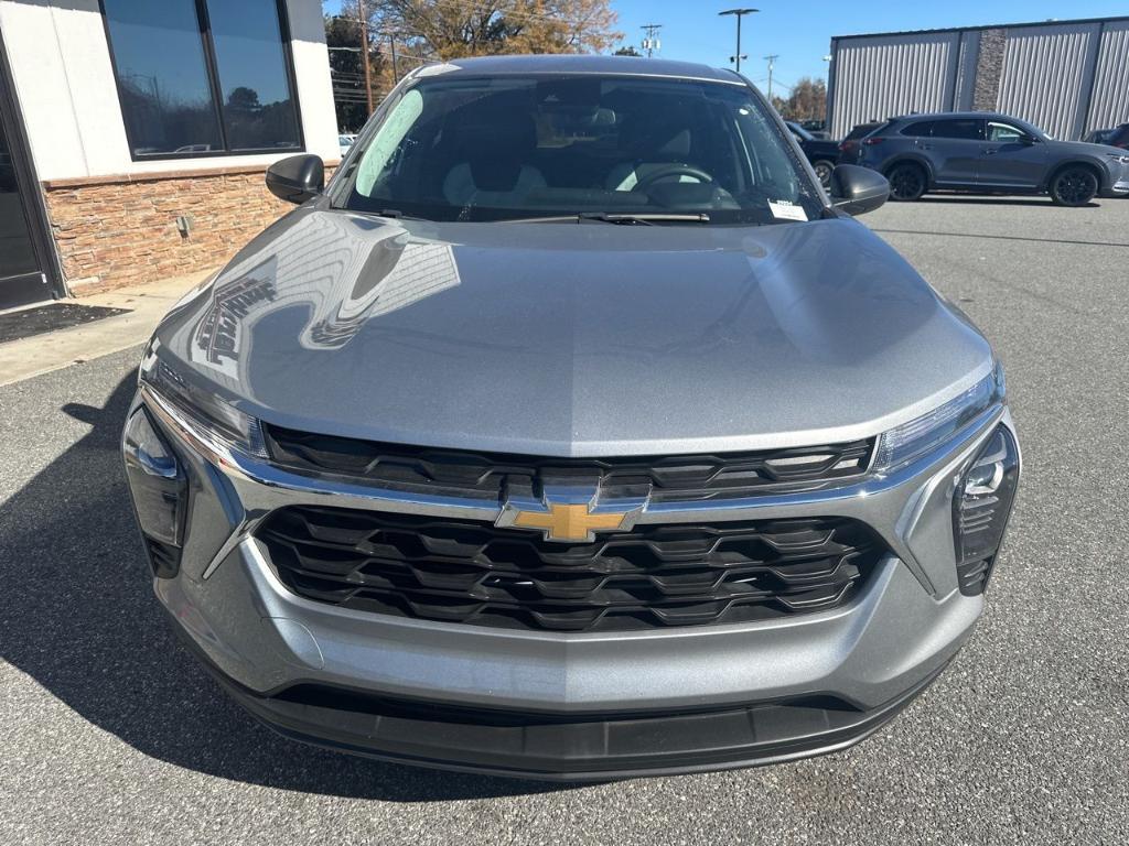 used 2024 Chevrolet Trax car, priced at $19,622