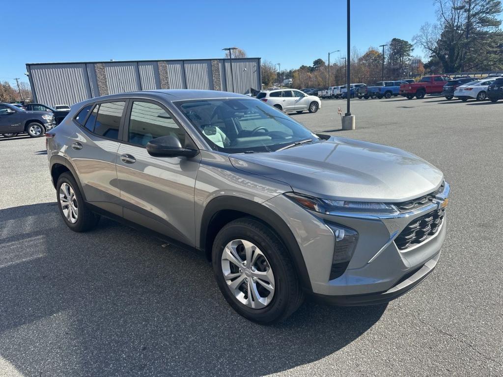 used 2024 Chevrolet Trax car, priced at $19,622