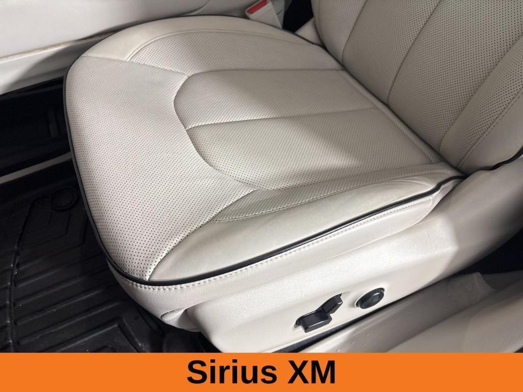 used 2021 Chrysler Pacifica car, priced at $29,123