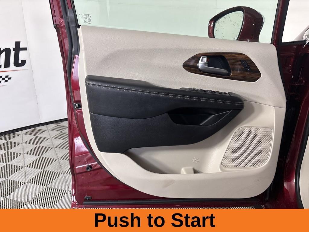 used 2021 Chrysler Pacifica car, priced at $29,123