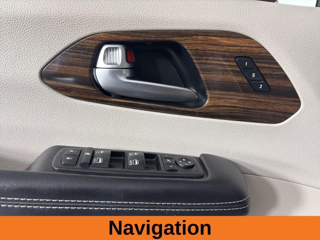 used 2021 Chrysler Pacifica car, priced at $29,123