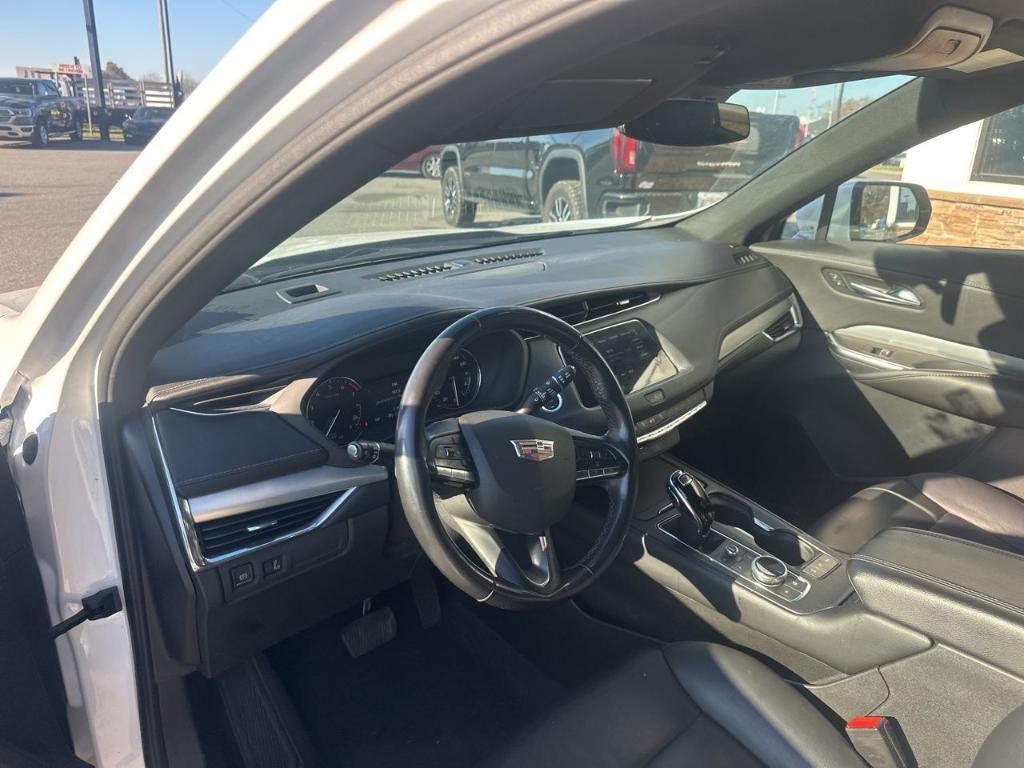 used 2022 Cadillac XT4 car, priced at $28,820