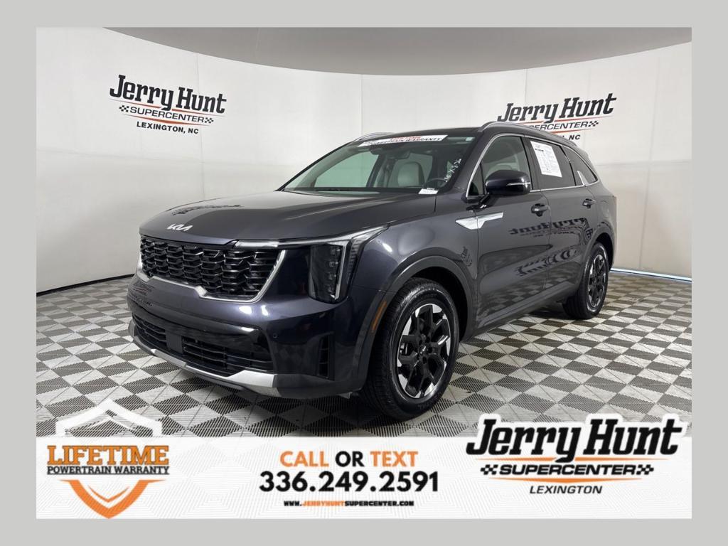 used 2025 Kia Sorento car, priced at $29,900