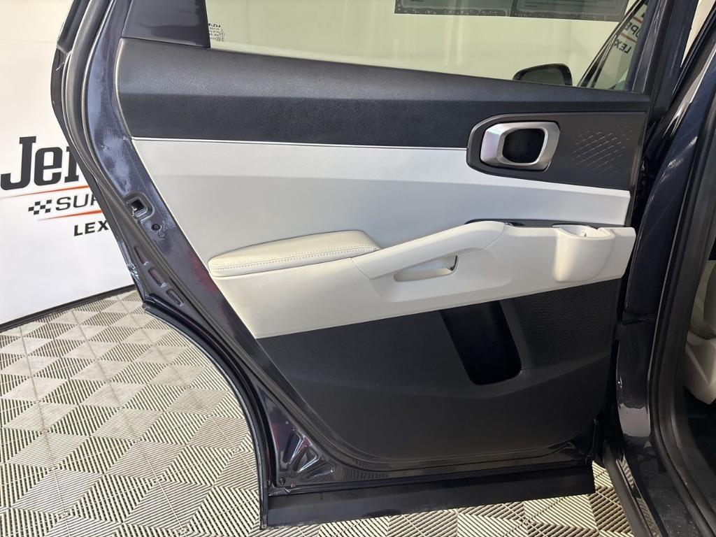 used 2025 Kia Sorento car, priced at $32,100