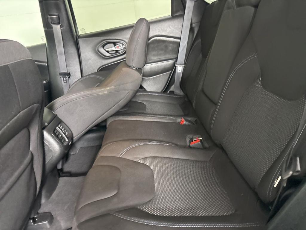 used 2020 Jeep Cherokee car, priced at $14,300