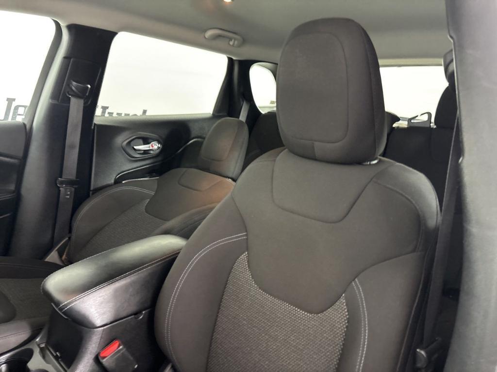 used 2020 Jeep Cherokee car, priced at $14,300