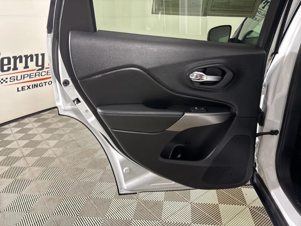 used 2020 Jeep Cherokee car, priced at $14,300