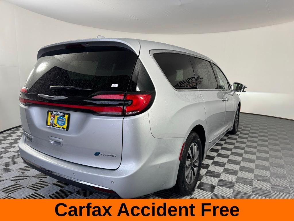 used 2022 Chrysler Pacifica Hybrid car, priced at $29,927