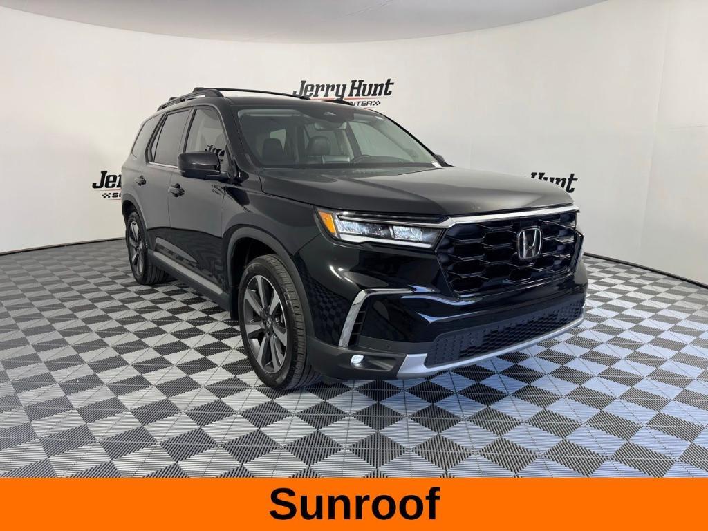 used 2024 Honda Pilot car, priced at $41,900