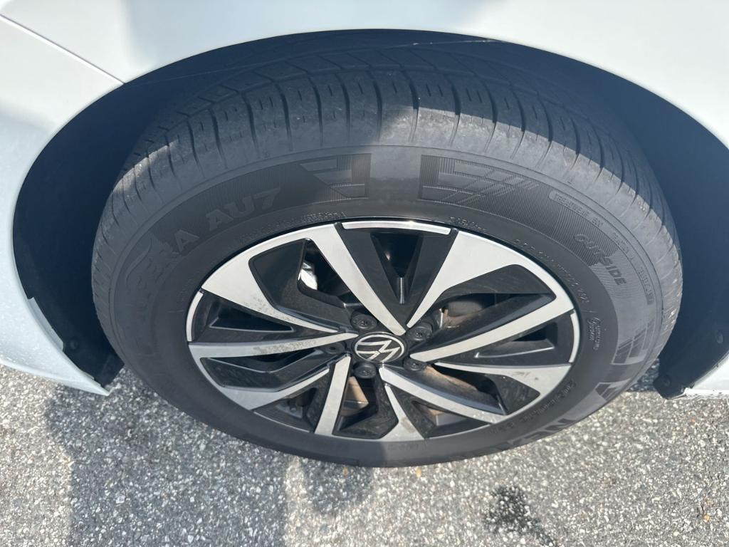 used 2024 Volkswagen Jetta car, priced at $18,988