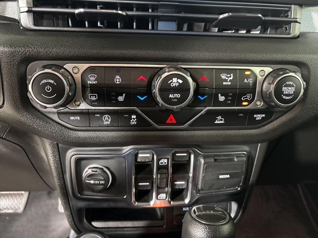 used 2024 Jeep Gladiator car, priced at $35,600