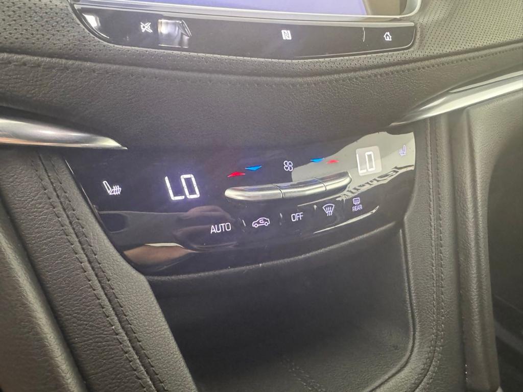 used 2020 Cadillac XT5 car, priced at $27,000