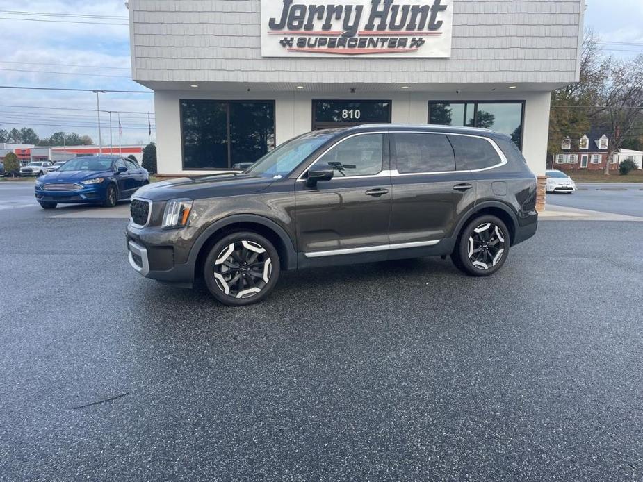 used 2023 Kia Telluride car, priced at $37,600