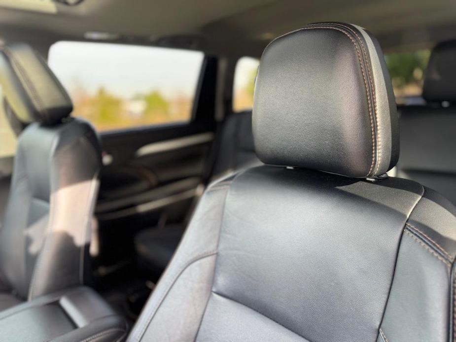 used 2019 Toyota Highlander car, priced at $29,500