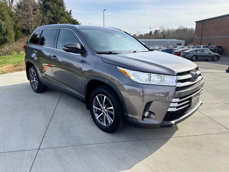 used 2019 Toyota Highlander car, priced at $29,500