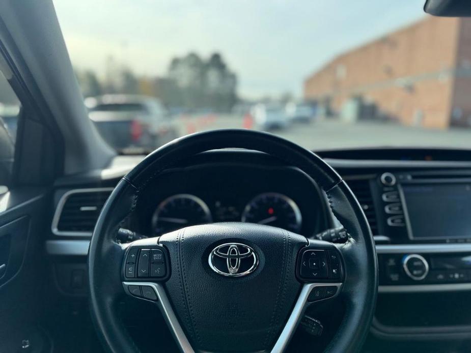 used 2019 Toyota Highlander car, priced at $29,500