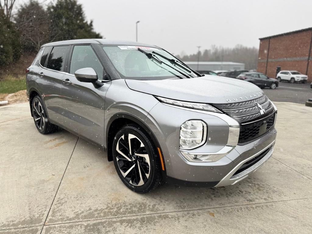 used 2023 Mitsubishi Outlander car, priced at $23,987