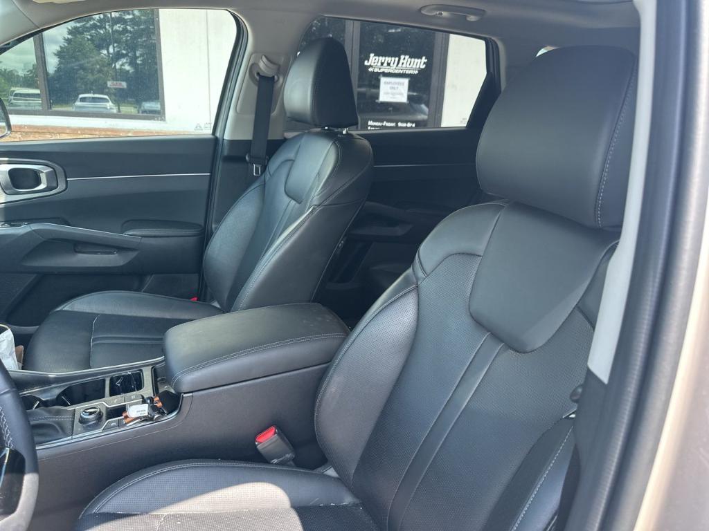 used 2024 Kia Sorento car, priced at $34,900
