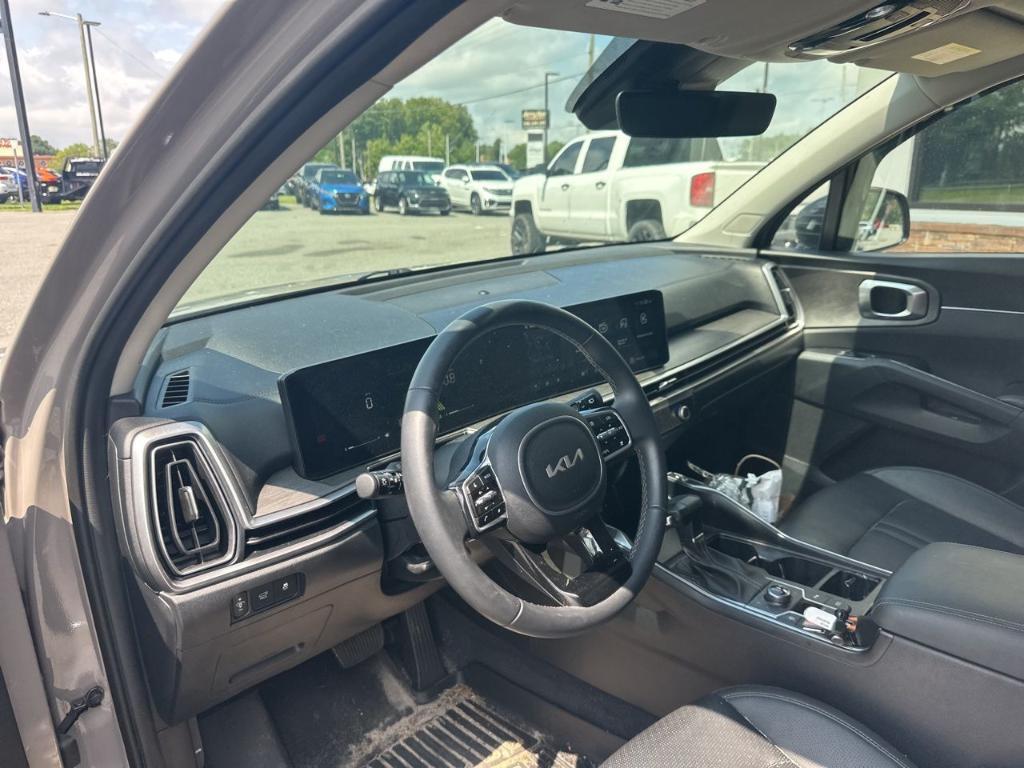 used 2024 Kia Sorento car, priced at $34,900