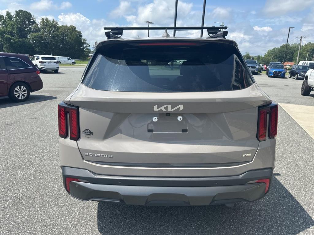 used 2024 Kia Sorento car, priced at $34,900